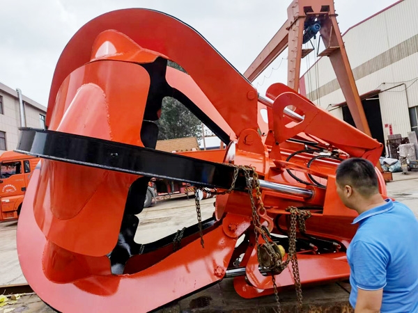 橋式抓斗起重機