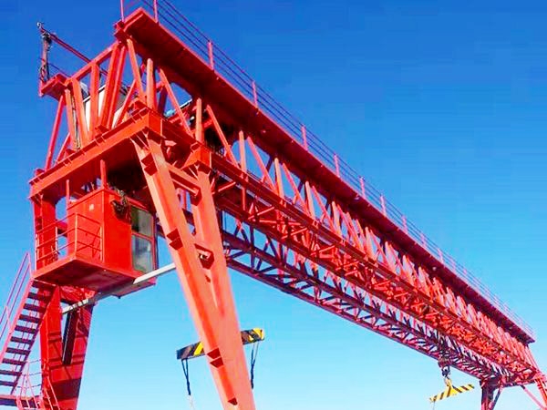 提梁機(jī)門式起重機(jī)